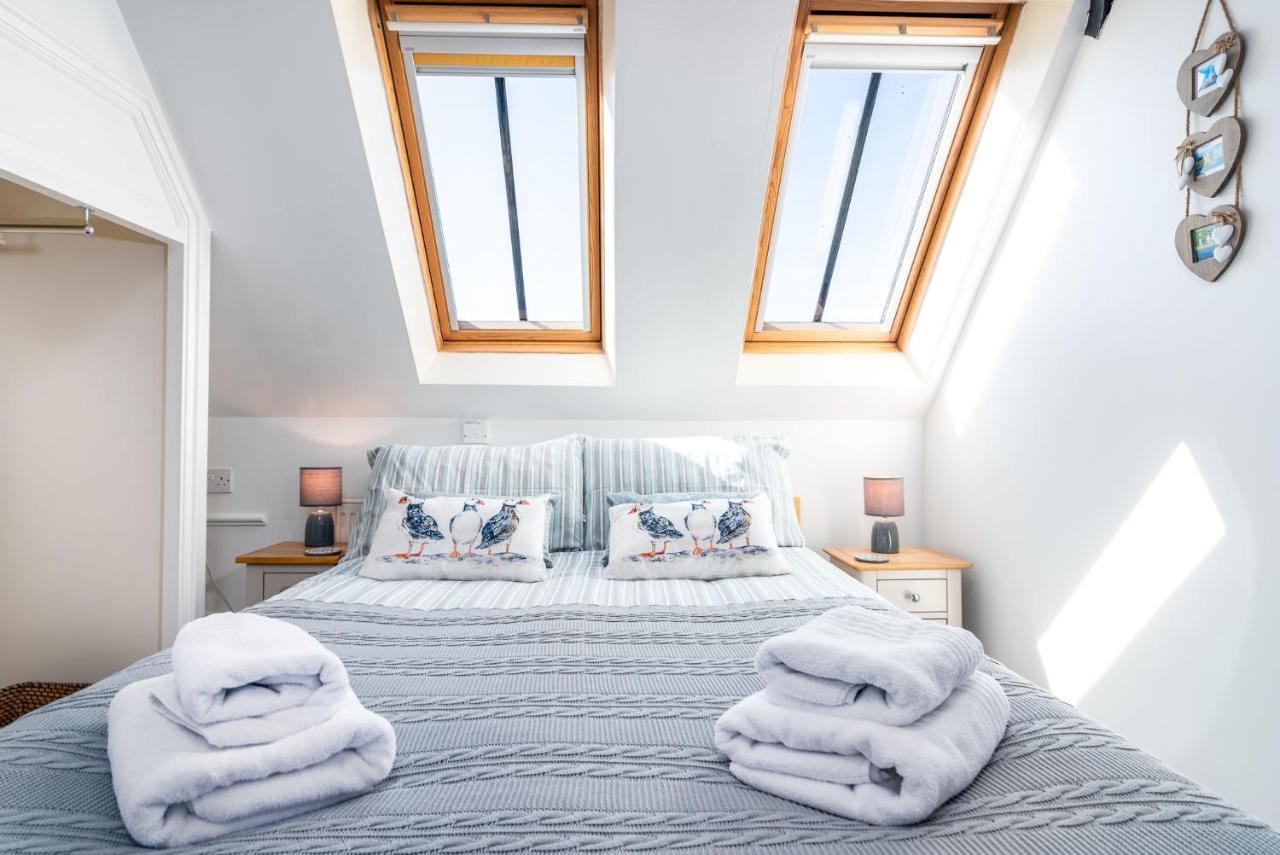 The Look Out Characterful Apartment Вітбі Екстер'єр фото