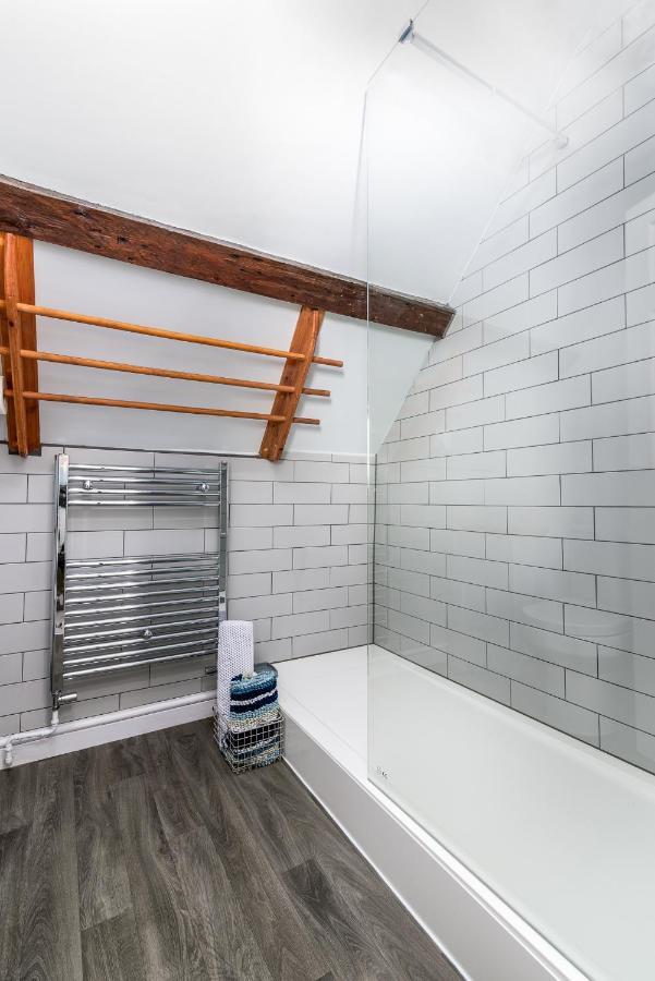 The Look Out Characterful Apartment Вітбі Екстер'єр фото