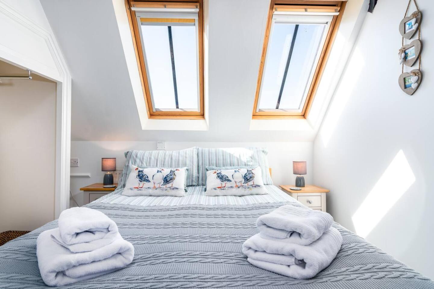 The Look Out Characterful Apartment Вітбі Екстер'єр фото